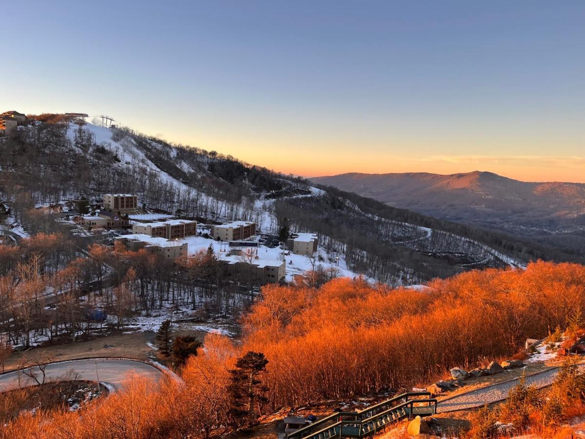 On Top Of The World At Sugar Top Resort Sugar Mountain Luaran gambar